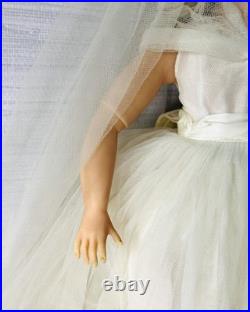 Vintage Madame Alexander Elise Bride Doll Brunette 15 1950s read