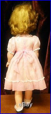 Vintage Madame Alexander Large 24 WINNIE WALKER doll