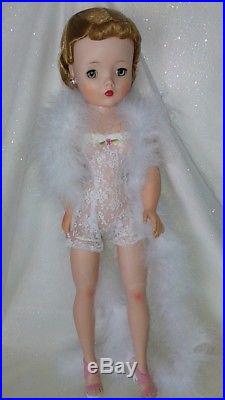 Vintage Madame Alexander Lovely Blonde Cissy Doll