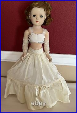Vintage Madame Alexander Queen Elizabeth Doll Margaret Face Hard Plastic 17.5
