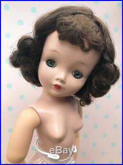 Vintage Madame Alexander brunette Cissy doll