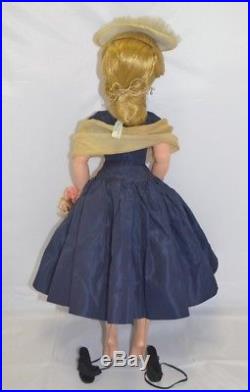 Vtg 1957 Madame Alexander Cissy #2146 in Blue Taffeta Dress Outfit GORGEOUS