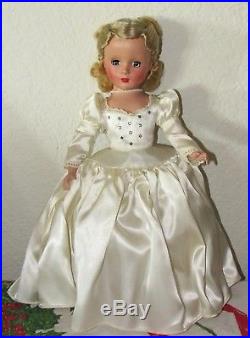 Vtg Madame Alexander Wendy Bride doll with veil 14 inch