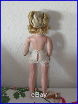 Vtg Madame Alexander Wendy Bride doll with veil 14 inch